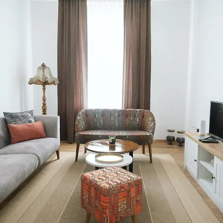 Apartment House Of Oz *